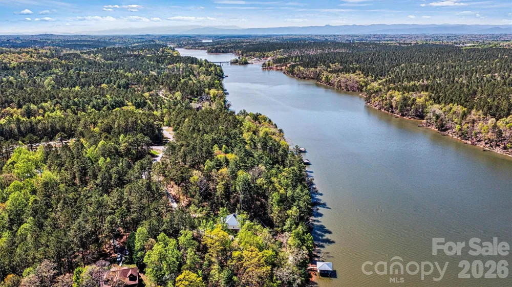 106 Pier Point Drive Connelly Springs, NC 28612
