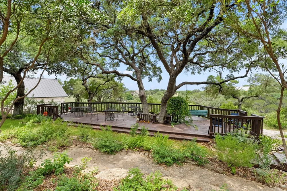 125 Northlake Cove Lakehills, TX 78063