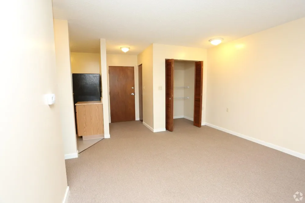2100 Greentree North Clarksville, IN 47129