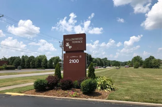 2100 Greentree North Clarksville, IN 47129