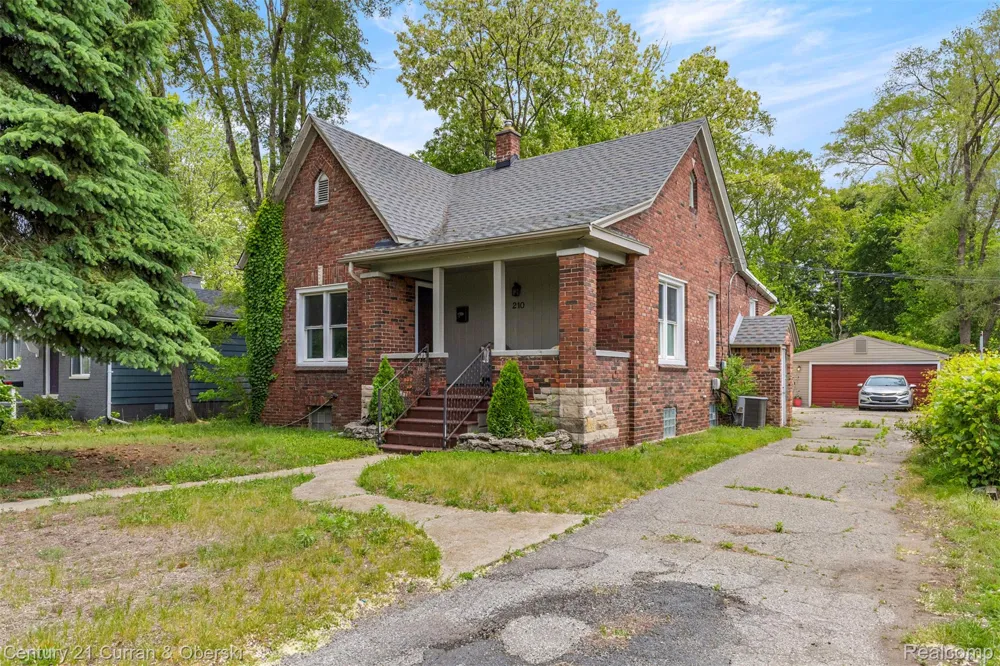 210 Saint Louis Street