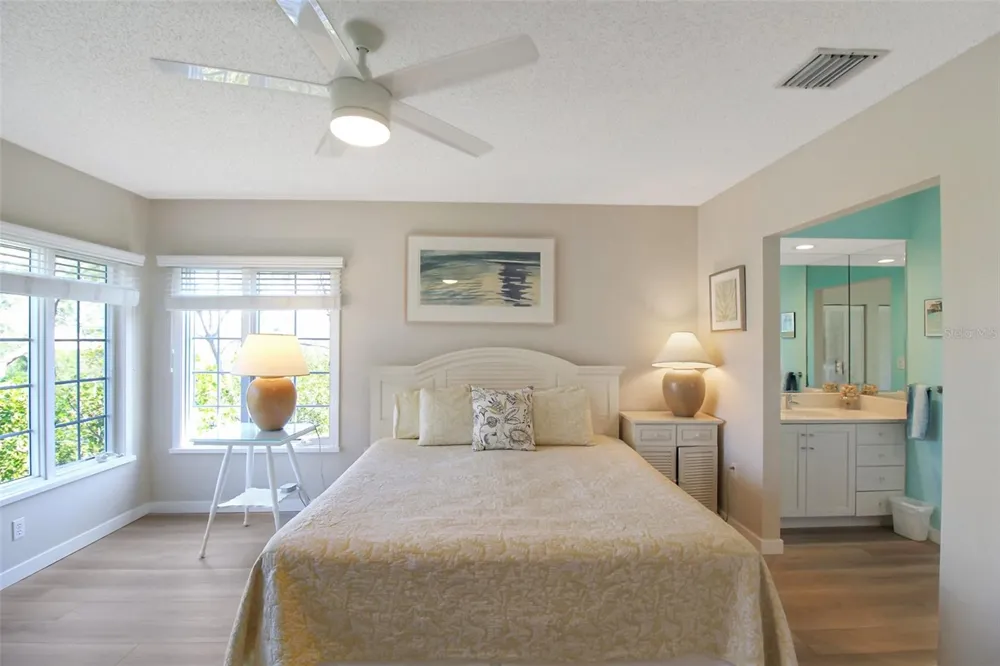 535 FOREST WAY Longboat Key, FL 34228