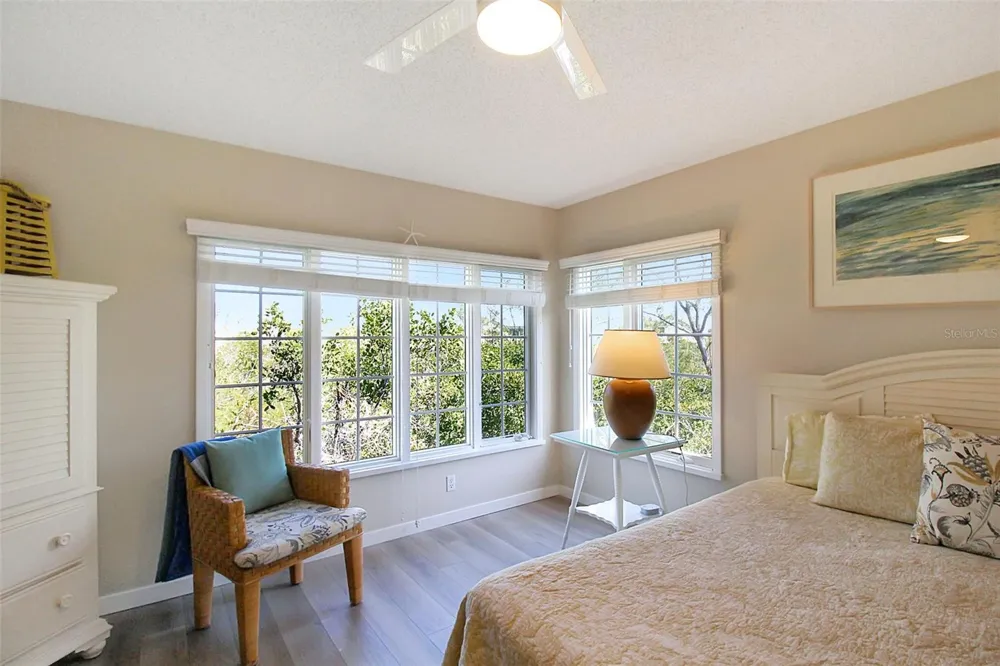 535 FOREST WAY Longboat Key, FL 34228