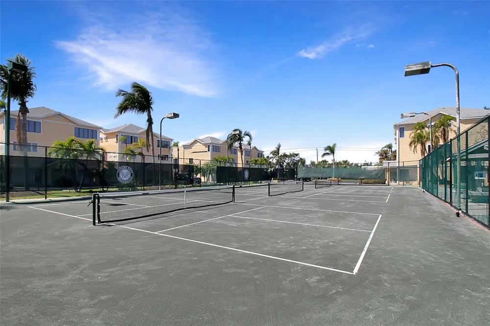 535 FOREST WAY Longboat Key, FL 34228