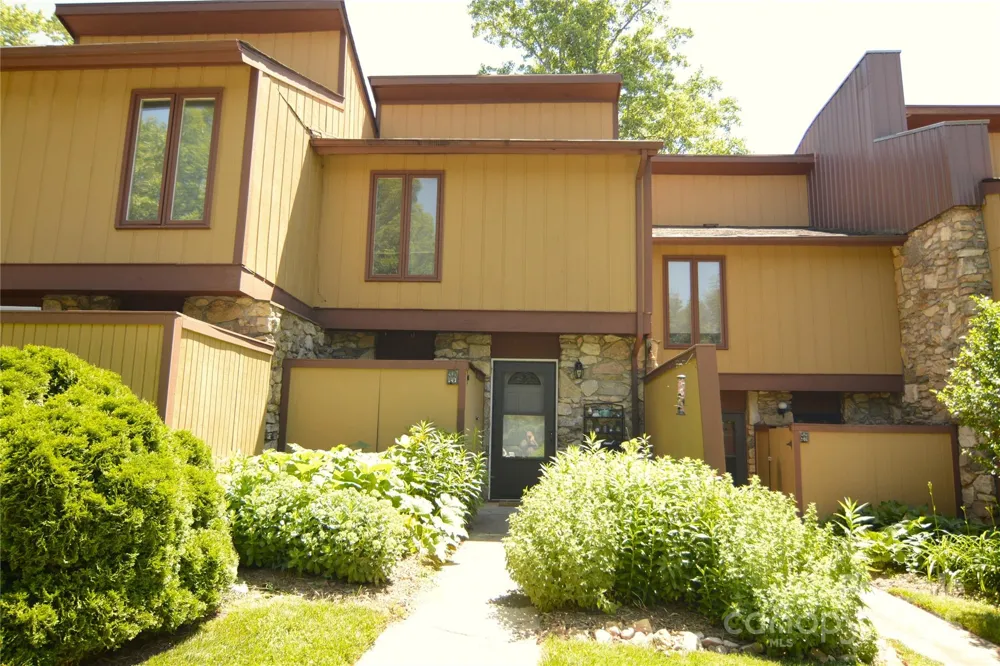 141 Colony Drive Arden, NC 28704