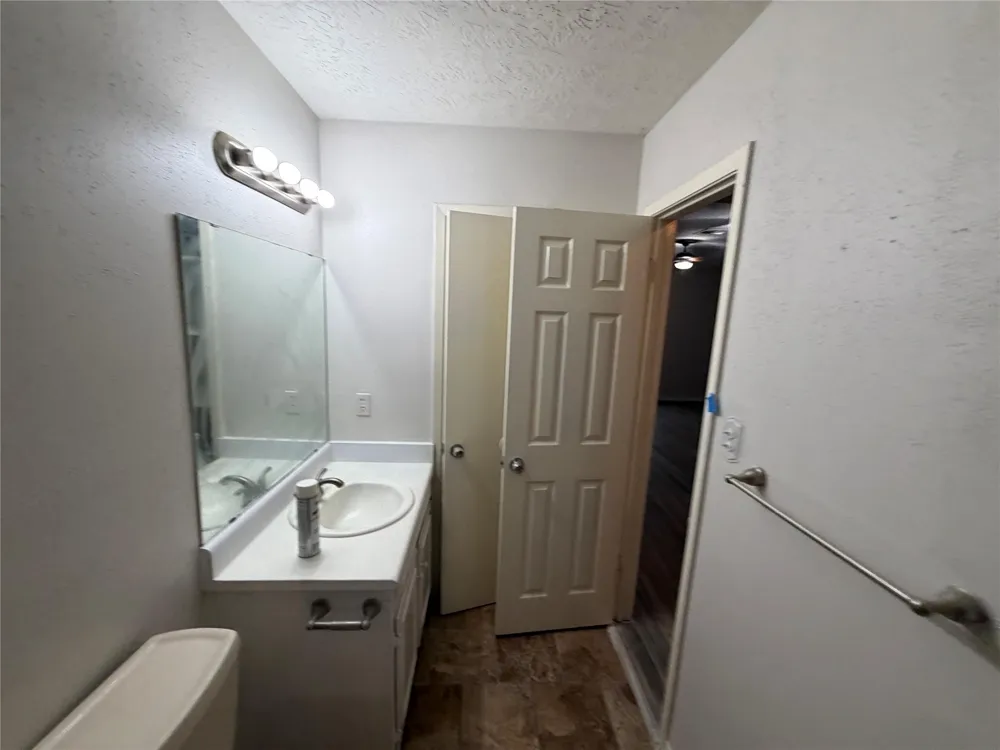 718 Westbury Street West Orange, TX 77630