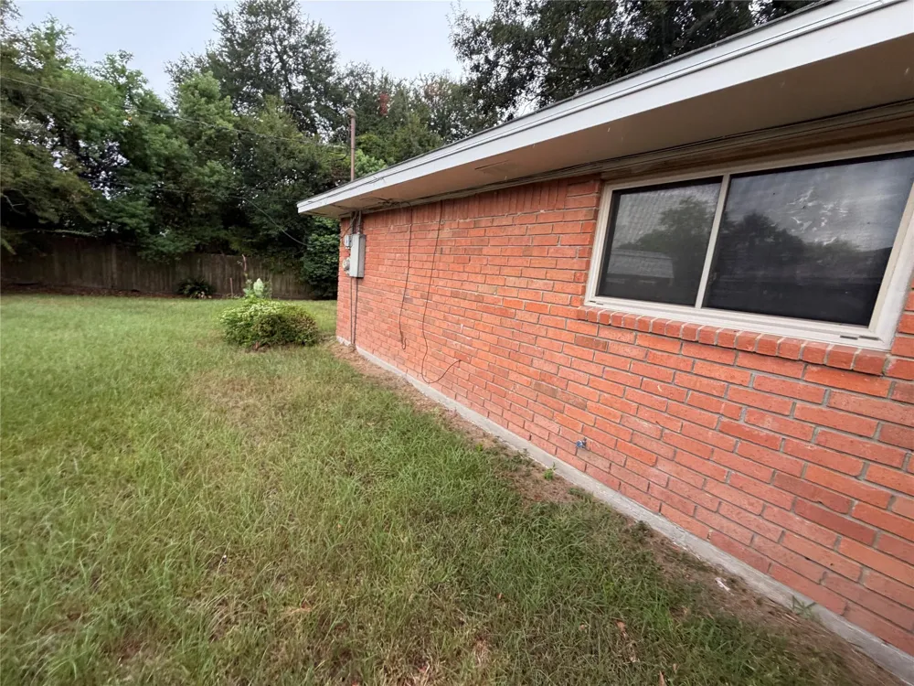 718 Westbury Street West Orange, TX 77630
