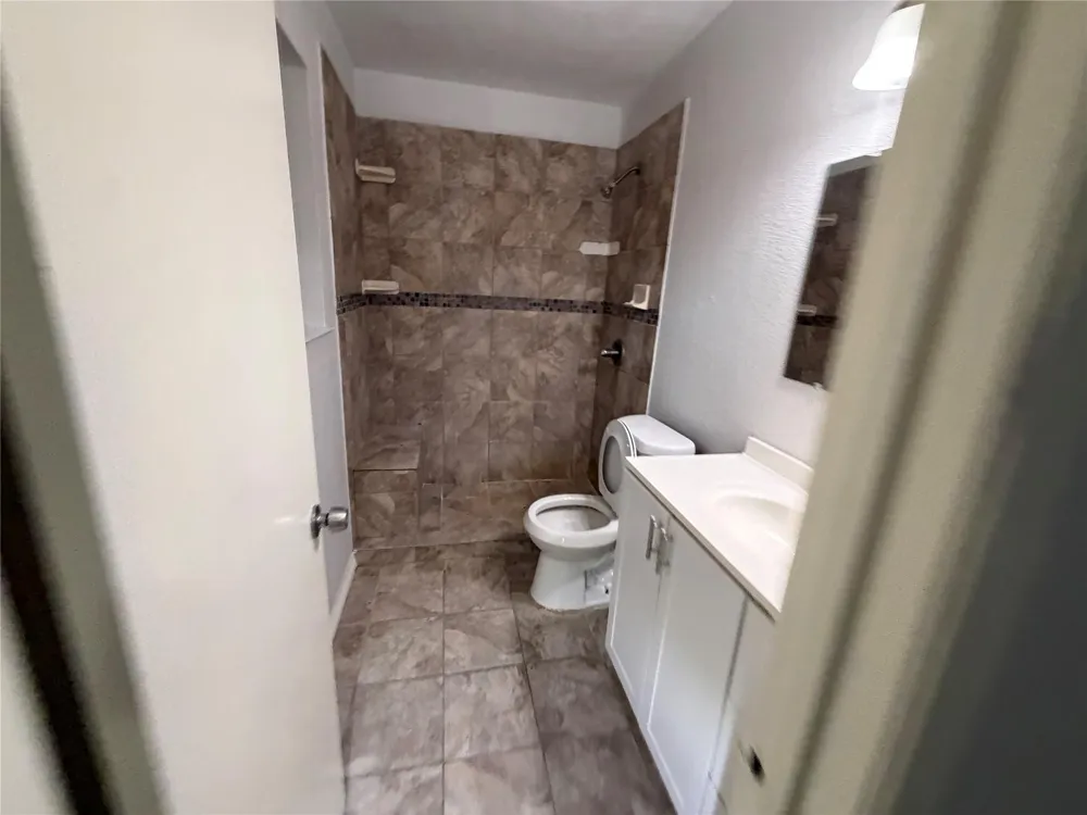 718 Westbury Street West Orange, TX 77630