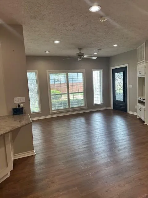 8695 State Highway 71 El Campo, TX 77437