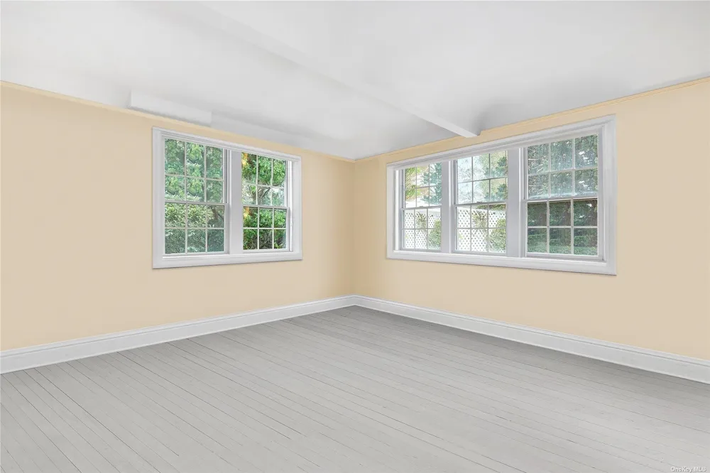 22 Bayfield Lane Westhampton Beach, NY 11978