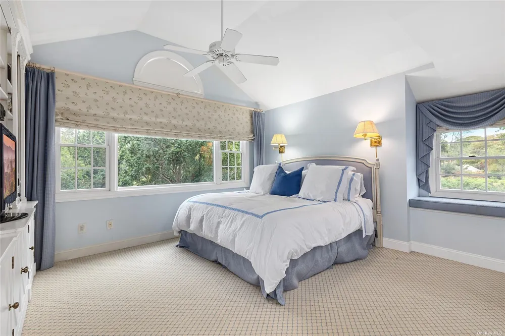 22 Bayfield Lane Westhampton Beach, NY 11978