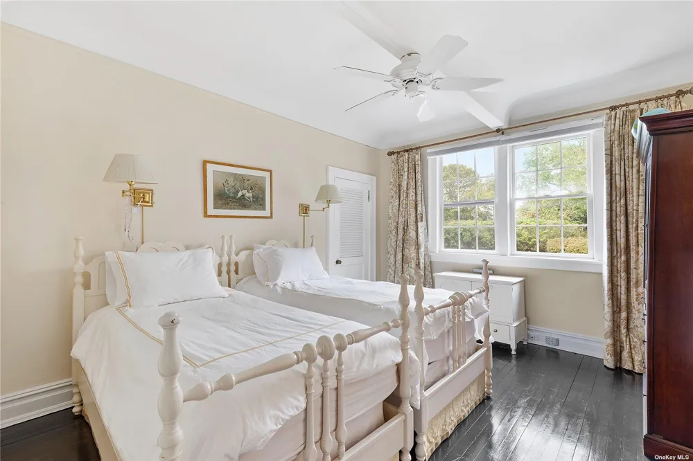 22 Bayfield Lane Westhampton Beach, NY 11978