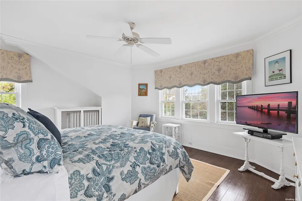 22 Bayfield Lane Westhampton Beach, NY 11978