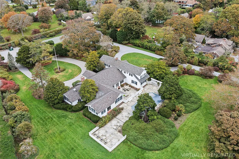 22 Bayfield Lane Westhampton Beach, NY 11978