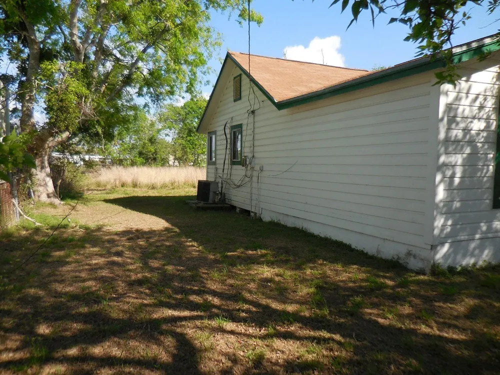 628 Austin Street W Matagorda, TX 77457