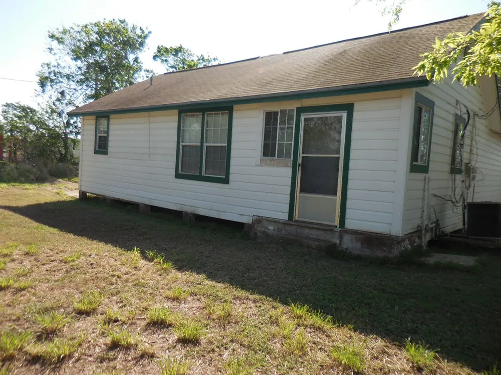 628 Austin Street W Matagorda, TX 77457