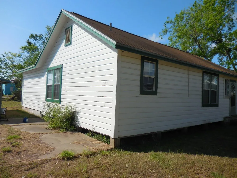 628 Austin Street W Matagorda, TX 77457