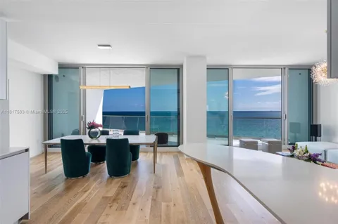 16901 Collins Ave #902