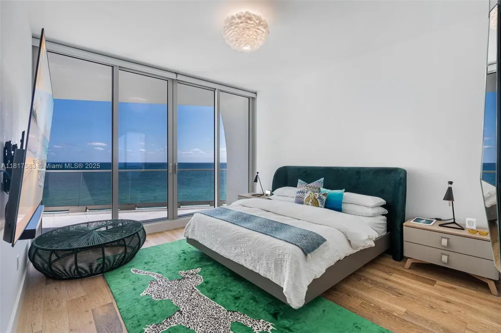 16901 Collins Ave #902 Sunny Isles Beach, FL 33160