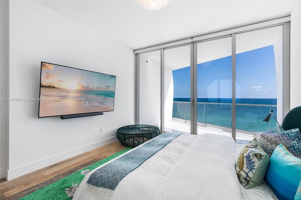 16901 Collins Ave #902 Sunny Isles Beach, FL 33160
