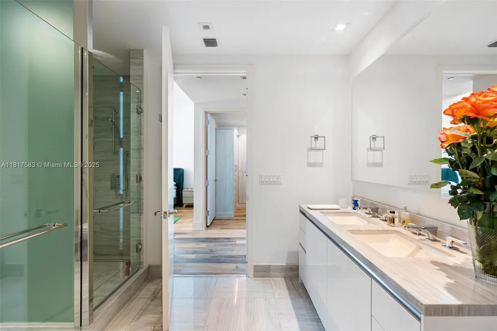 16901 Collins Ave #902 Sunny Isles Beach, FL 33160