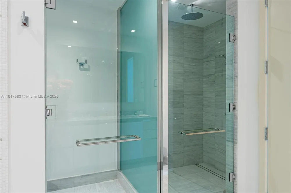 16901 Collins Ave #902 Sunny Isles Beach, FL 33160