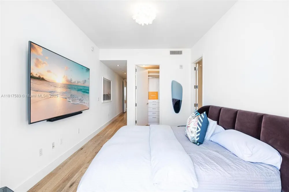 16901 Collins Ave #902 Sunny Isles Beach, FL 33160