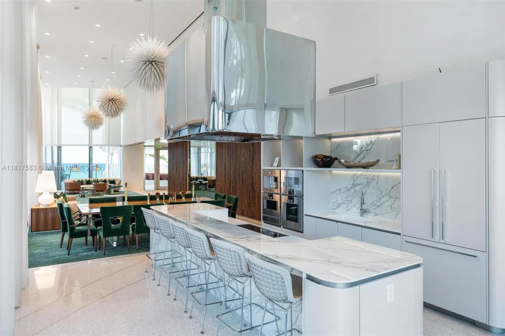16901 Collins Ave #902 Sunny Isles Beach, FL 33160