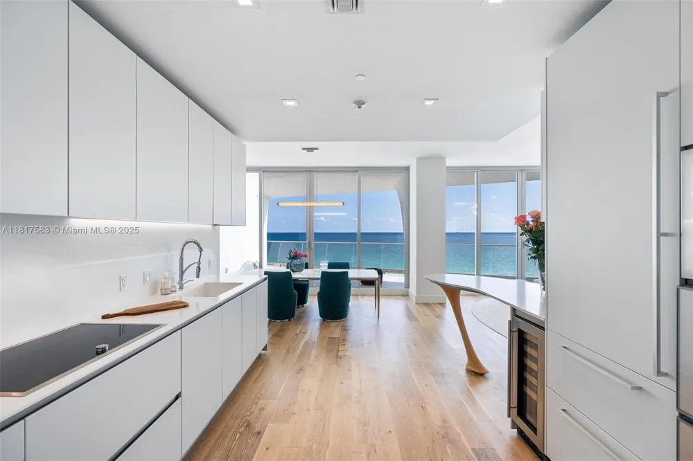 16901 Collins Ave #902 Sunny Isles Beach, FL 33160