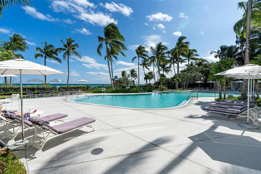 16901 Collins Ave #902 Sunny Isles Beach, FL 33160