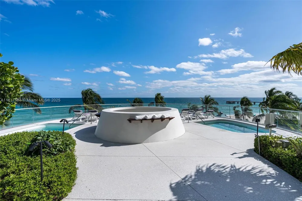 16901 Collins Ave #902 Sunny Isles Beach, FL 33160