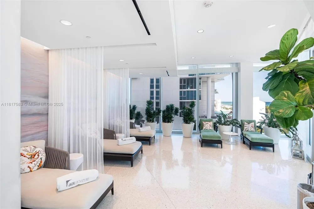 16901 Collins Ave #902 Sunny Isles Beach, FL 33160