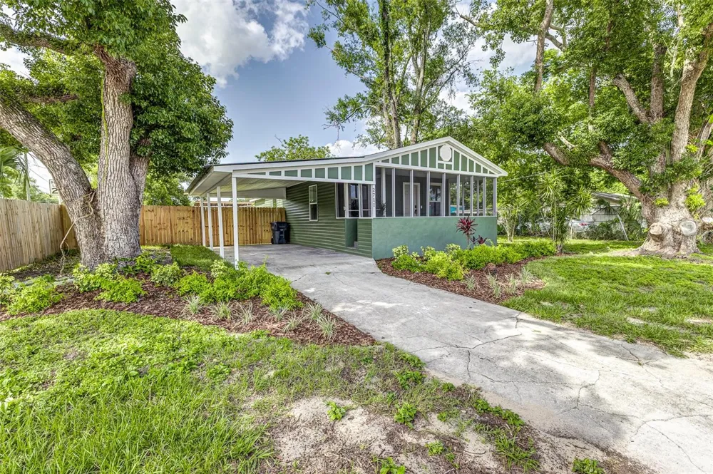 2711 CRUTCHFIELD ROAD Lakeland, FL 33805