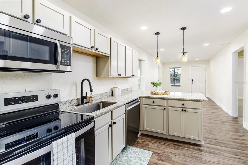 2711 CRUTCHFIELD ROAD Lakeland, FL 33805