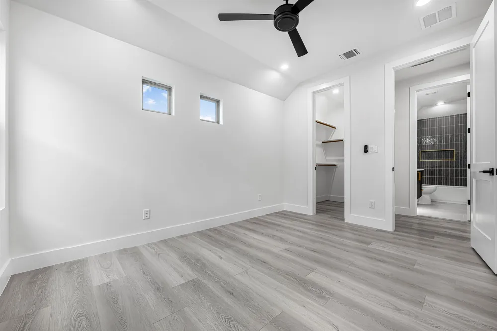 303 W Lane Avenue Manor, TX 78653
