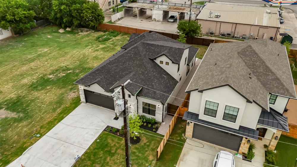 303 W Lane Avenue Manor, TX 78653