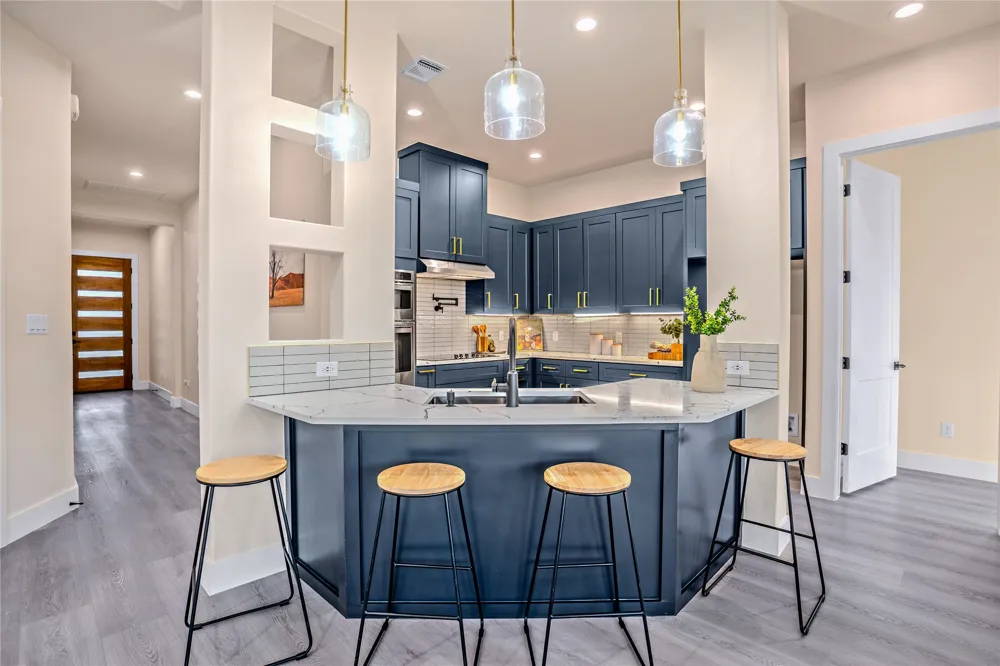 303 W Lane Avenue Manor, TX 78653