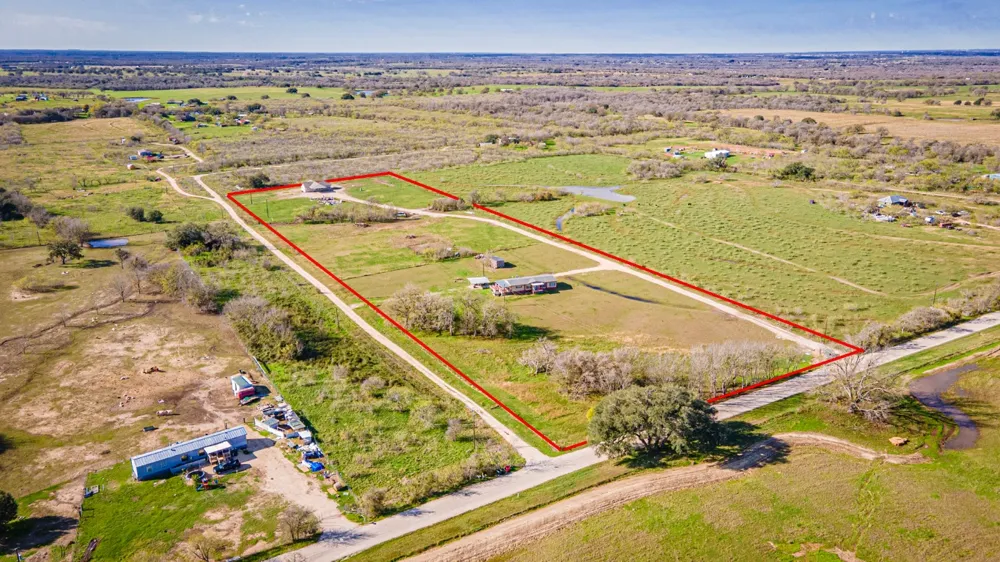 3370 Pettytown Road Dale, TX 78616