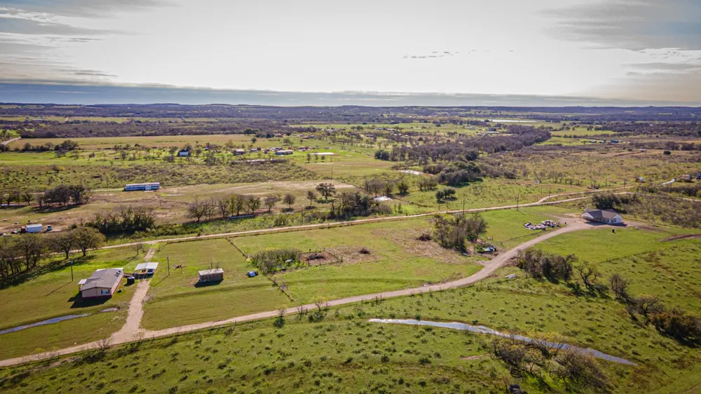 3370 Pettytown Road Dale, TX 78616