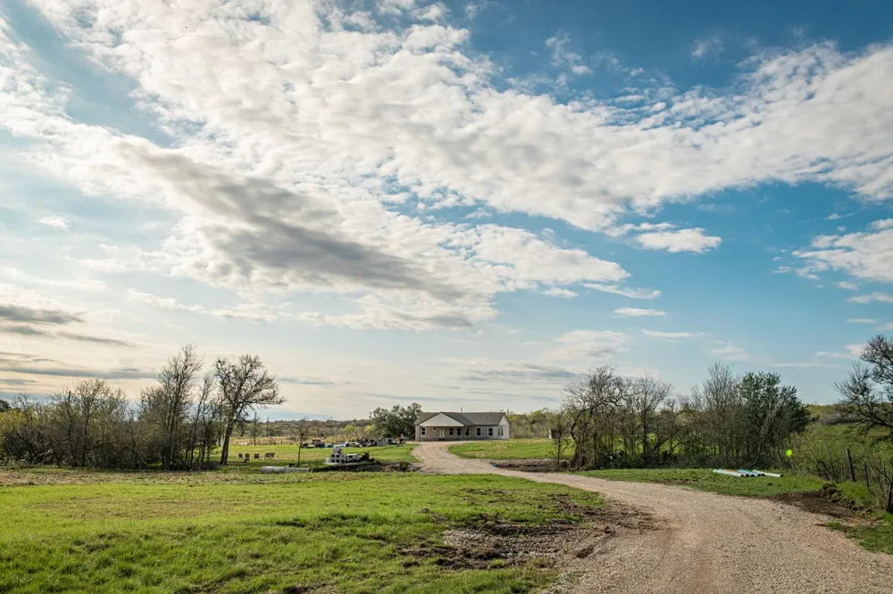 3370 Pettytown Road Dale, TX 78616