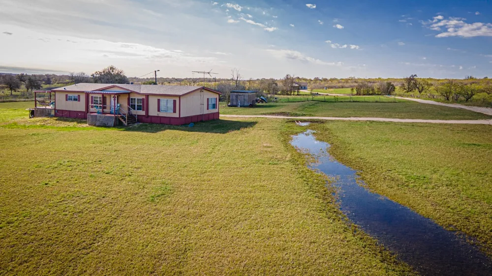 3370 Pettytown Road Dale, TX 78616