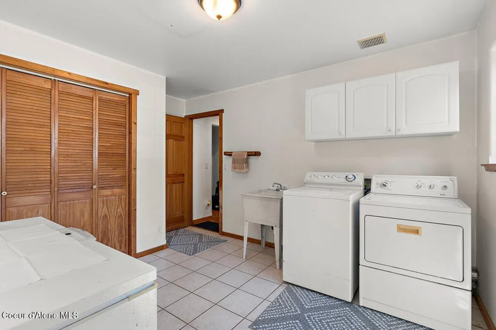 95 Twin Rivers Road Athol, ID 83801