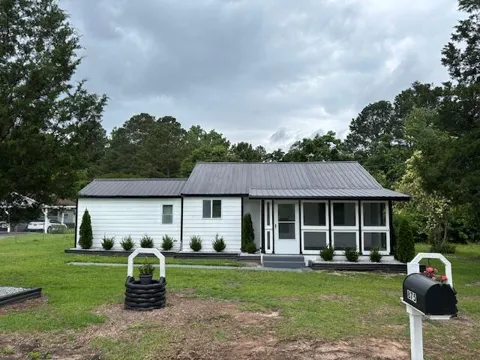 875 Earle Street