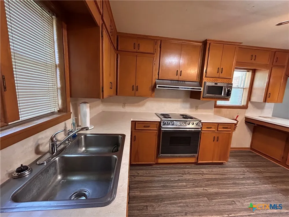 614 Apollo Drive Edna, TX 77957