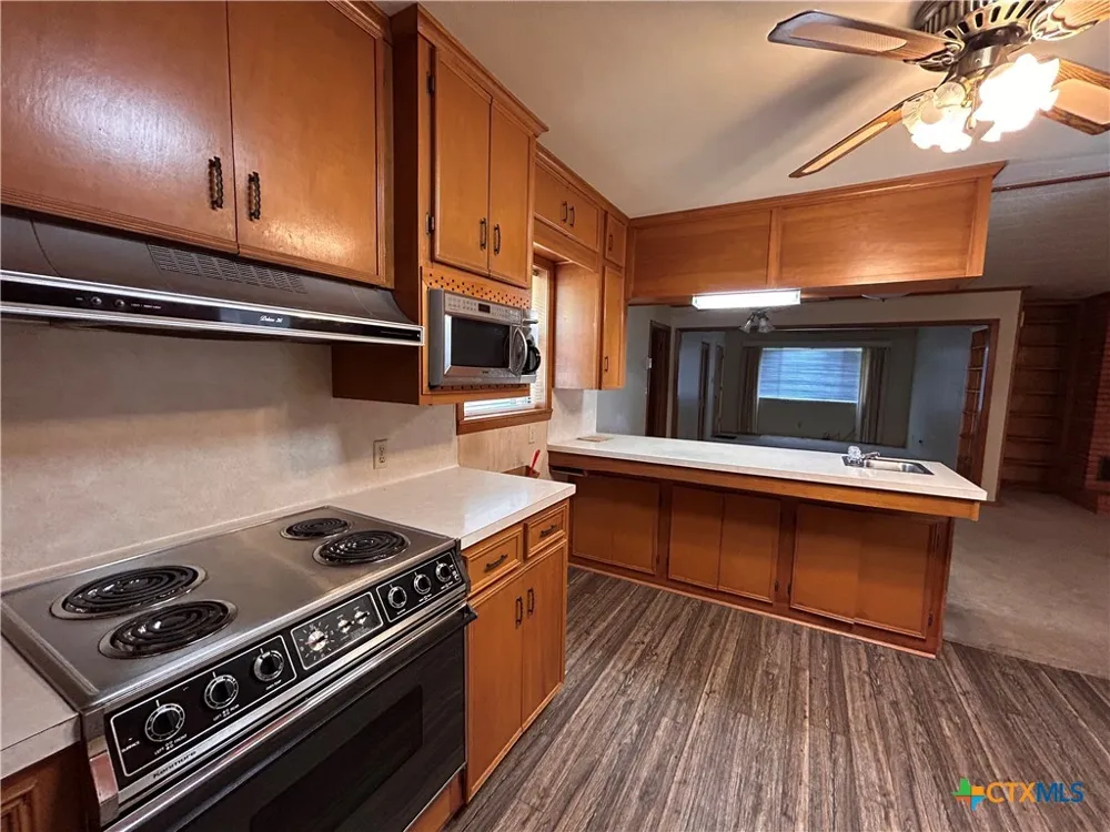 614 Apollo Drive Edna, TX 77957