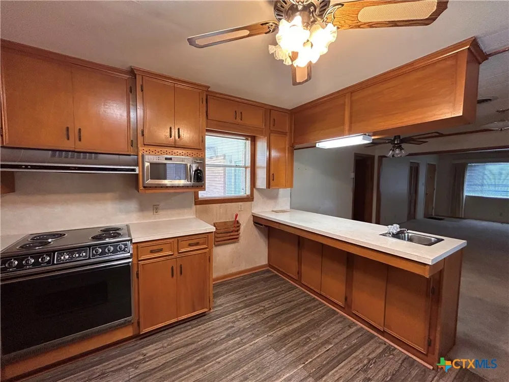614 Apollo Drive Edna, TX 77957