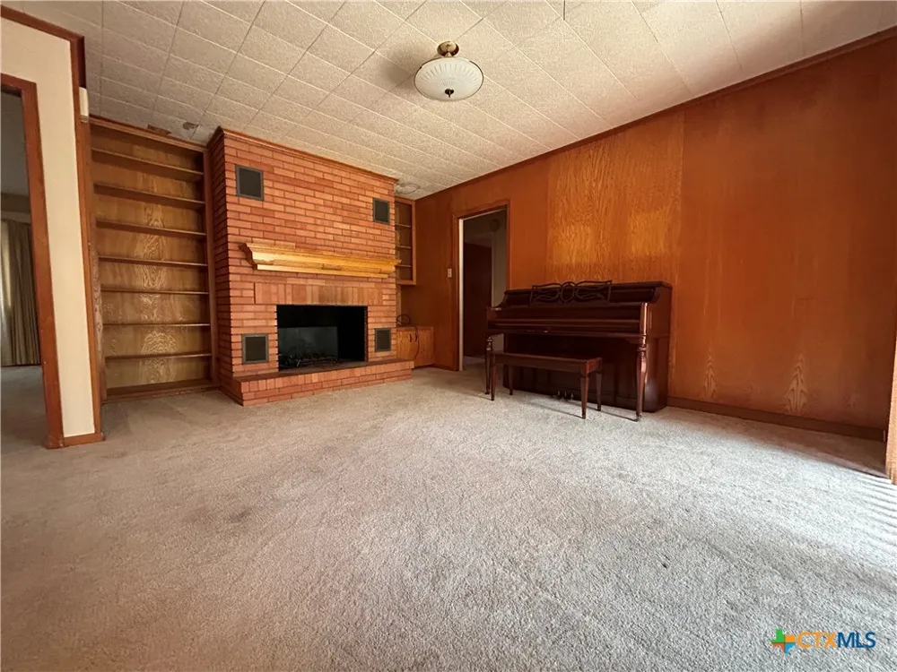 614 Apollo Drive Edna, TX 77957