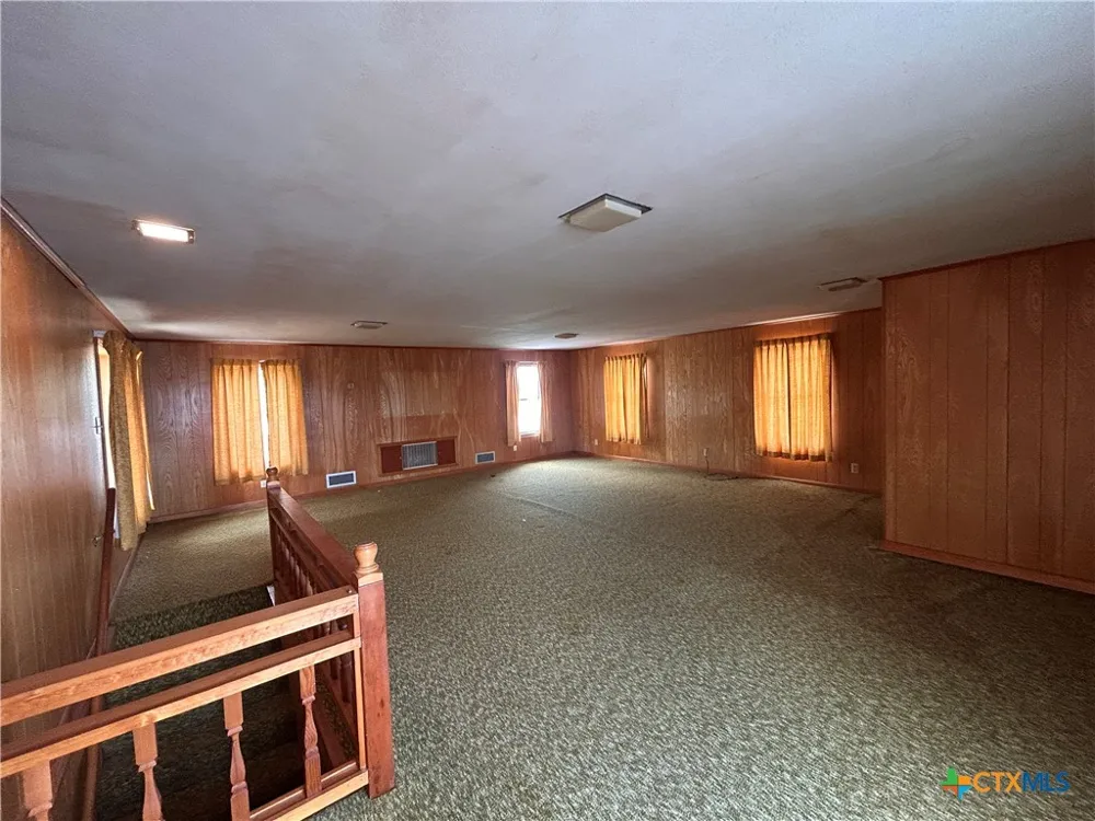614 Apollo Drive Edna, TX 77957