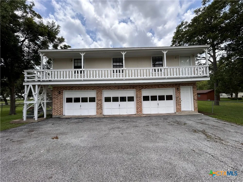 614 Apollo Drive Edna, TX 77957
