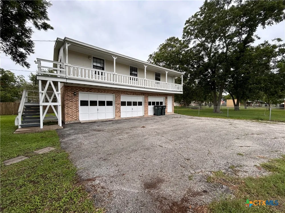 614 Apollo Drive Edna, TX 77957